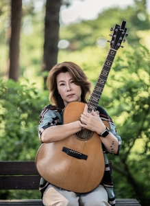 가수 김도연 야외 프로필